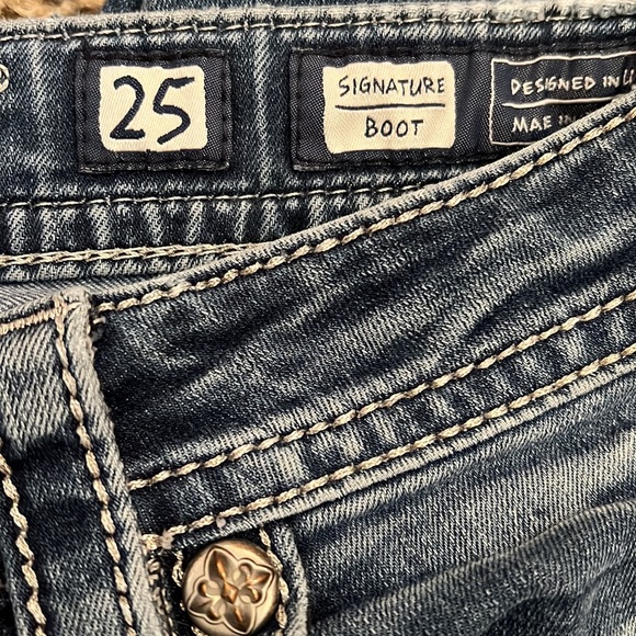 MISS ME BOOT cut Fleur de lis silver mesh-gold studs and crystal embellishment - Picture 14 of 14